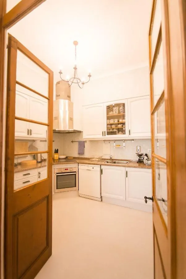 Classic Lisbon Downtown Apartment