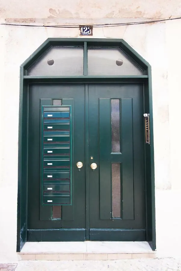 Classic Lisbon Downtown Apartment